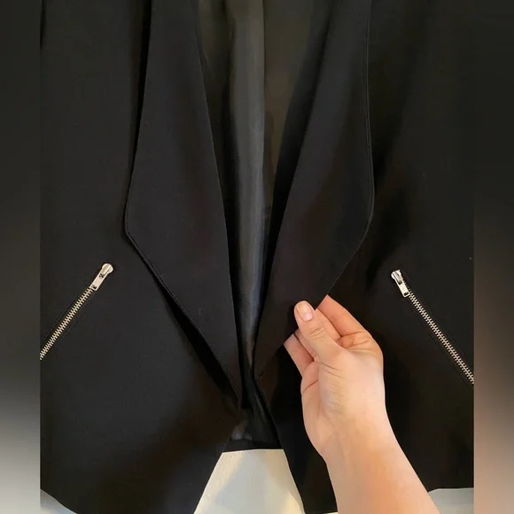 H&M a-symmetrical blazer - Picture 3 of 11